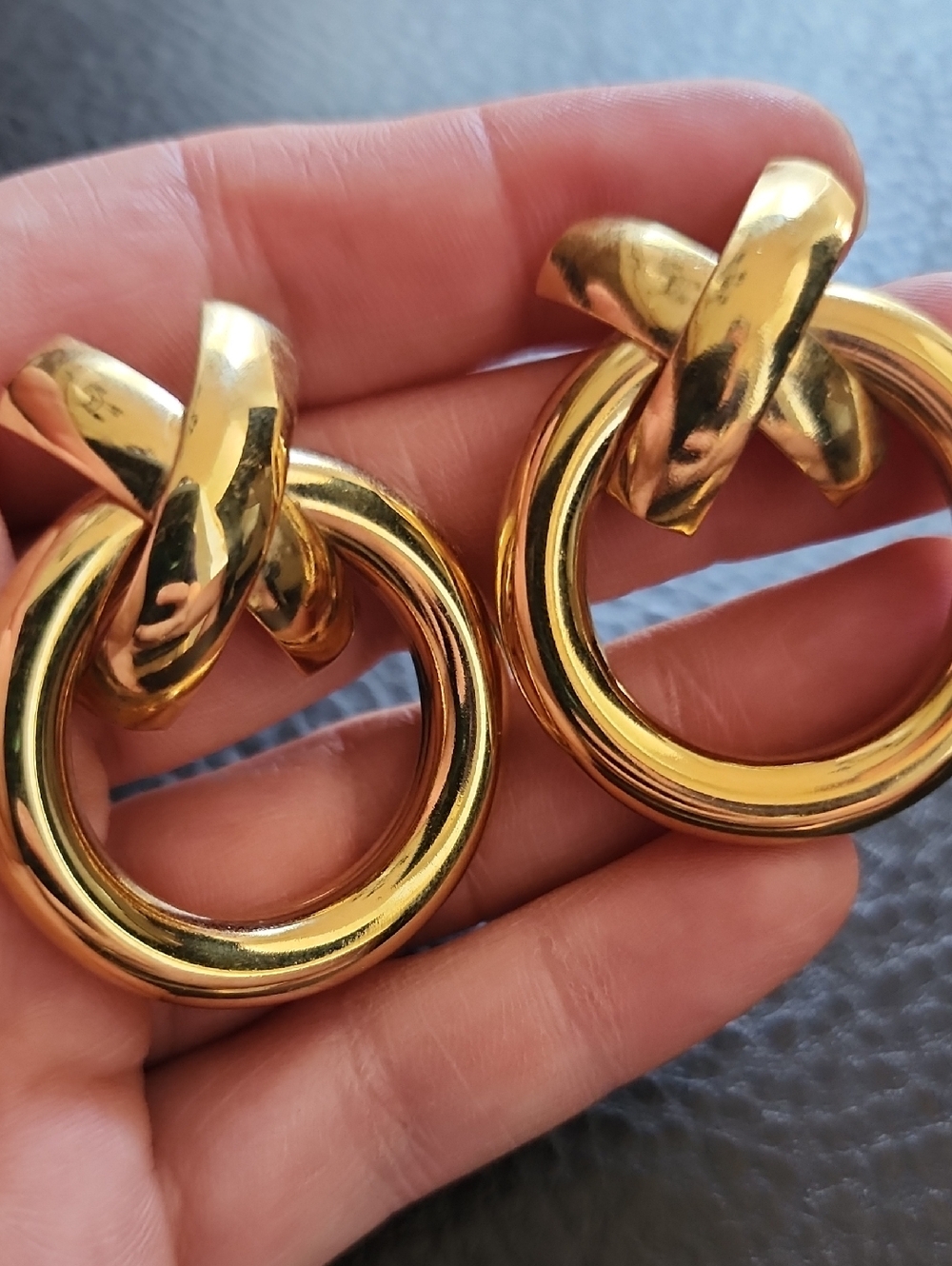 VTG Gold-Tone Interlocking Hoop Earrings - Women Jewelry - Picture 2 of 8